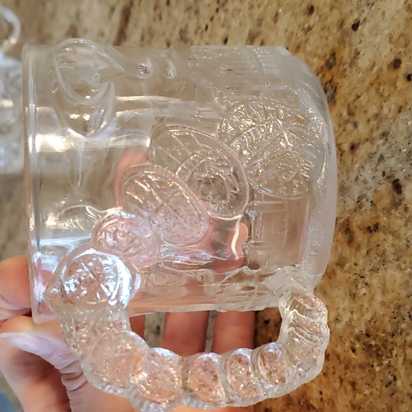Set of 4 vintage Batman embossed glass mugs - Picture 5 of 15